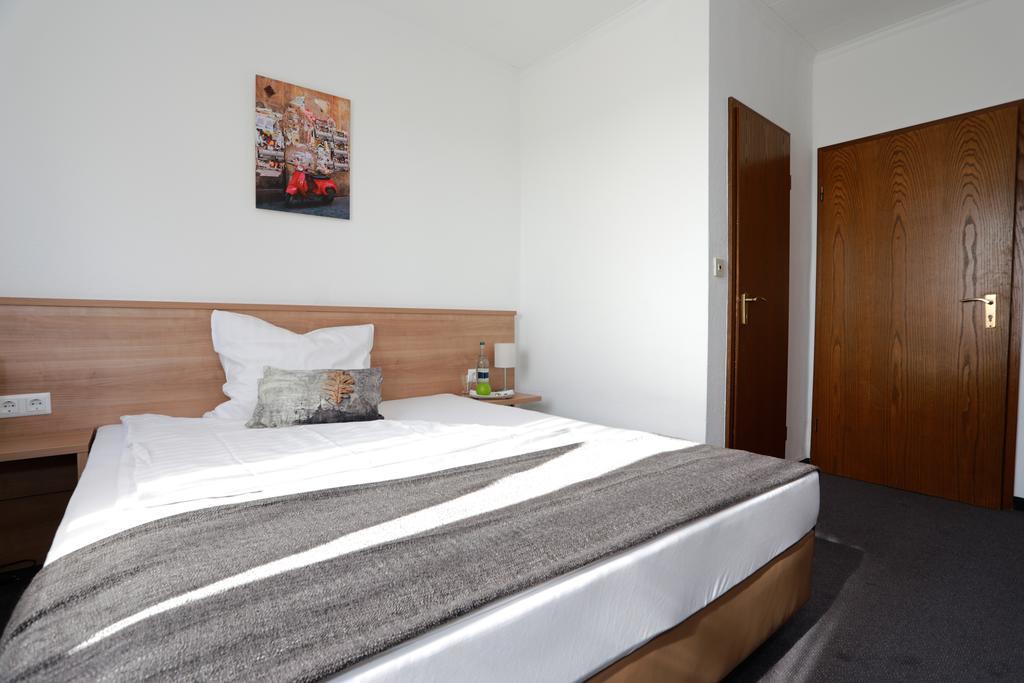 Hotel Zwei&Vierzig Vallendar Bagian luar foto